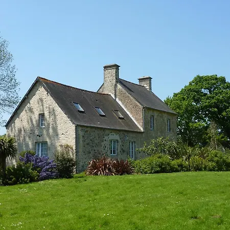 בית נופש Du Manoir De Savigny *