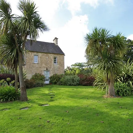Du Manoir De Savigny Holiday home