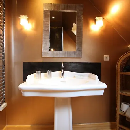 Du Manoir De Savigny *