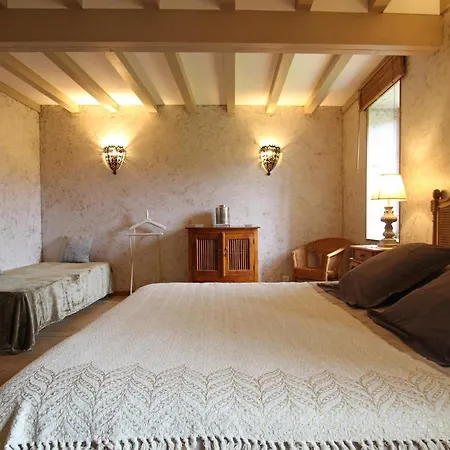 Du Manoir De Savigny *