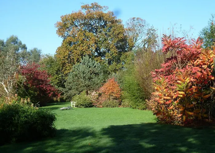 펜션 Du Manoir De Savigny *