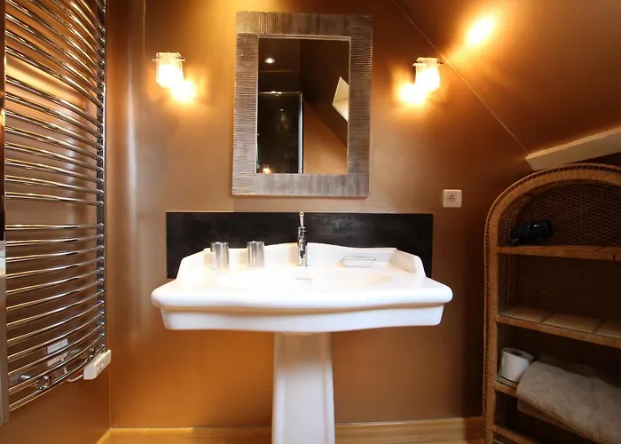 Du Manoir De Savigny *